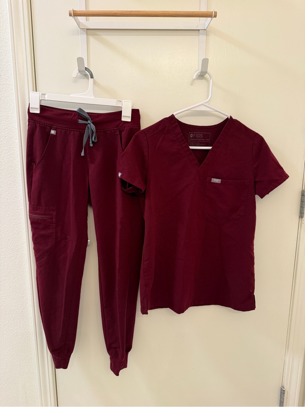 FIGS Zamora Jogger & Catarina One Pocket Scrub Top Set - Burgundy